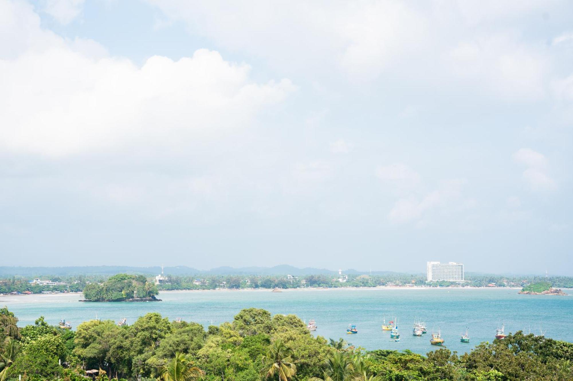 Regal Heights Hotel Weligama Bagian luar foto