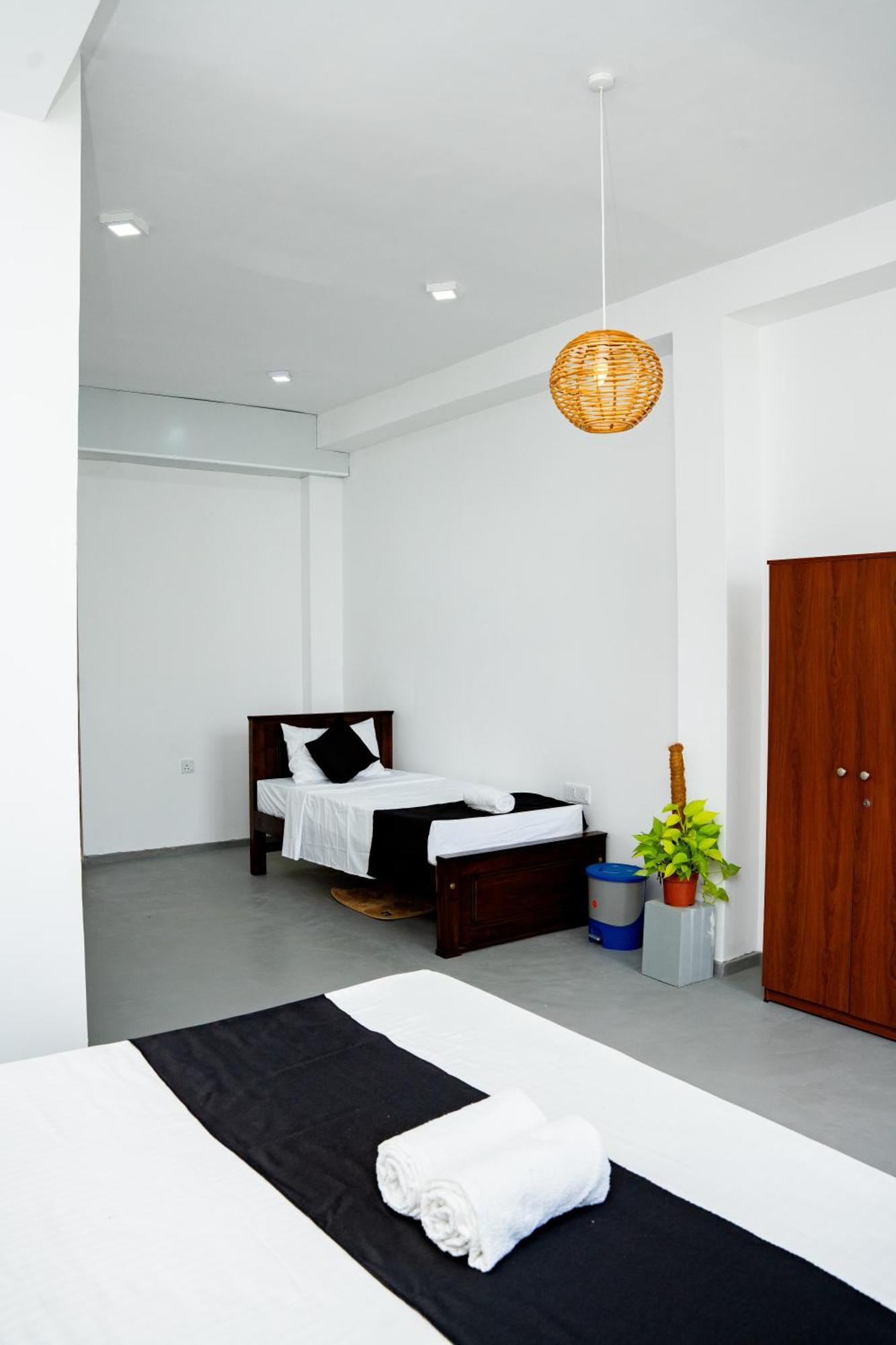 Regal Heights Hotel Weligama Bagian luar foto