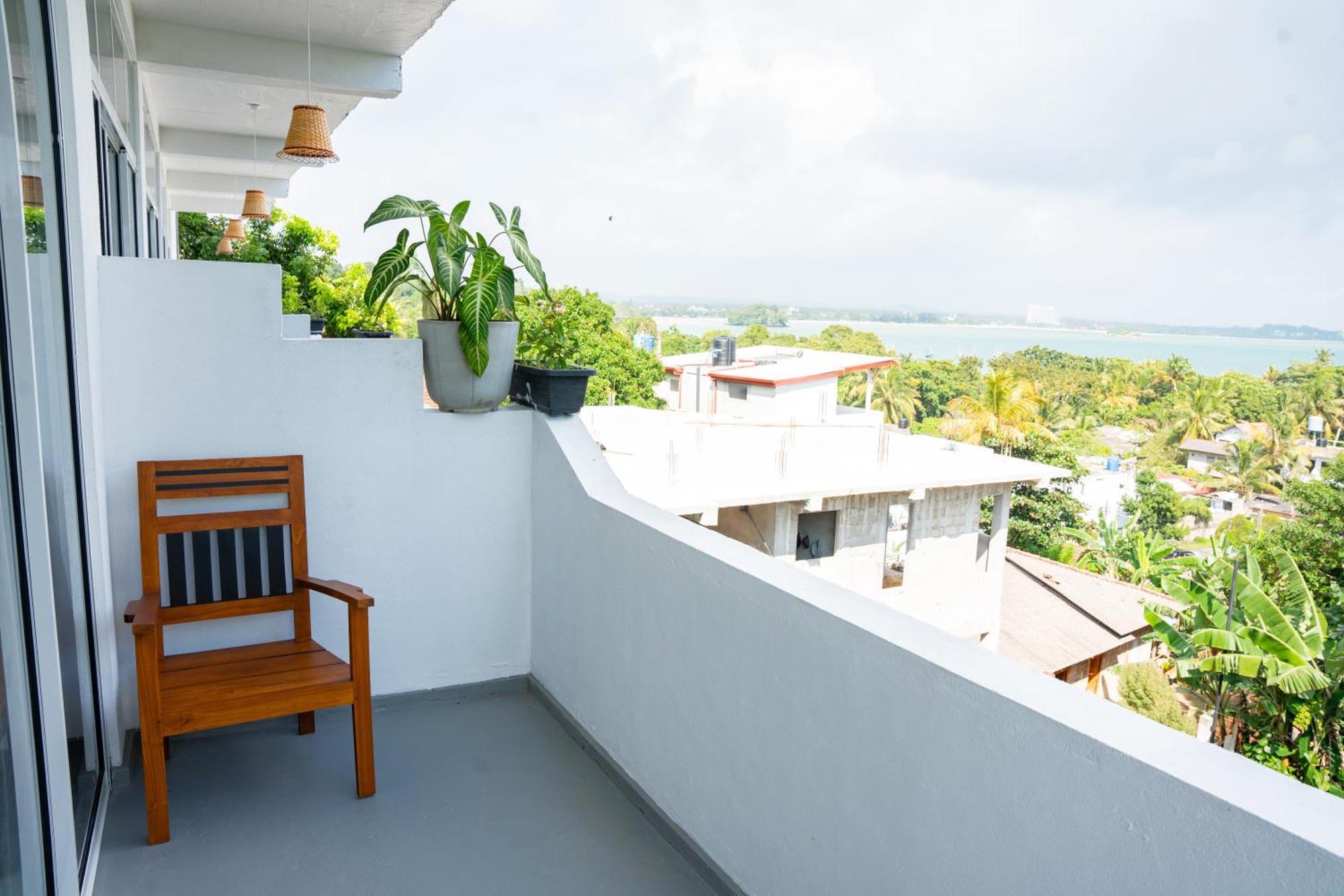 Regal Heights Hotel Weligama Bagian luar foto