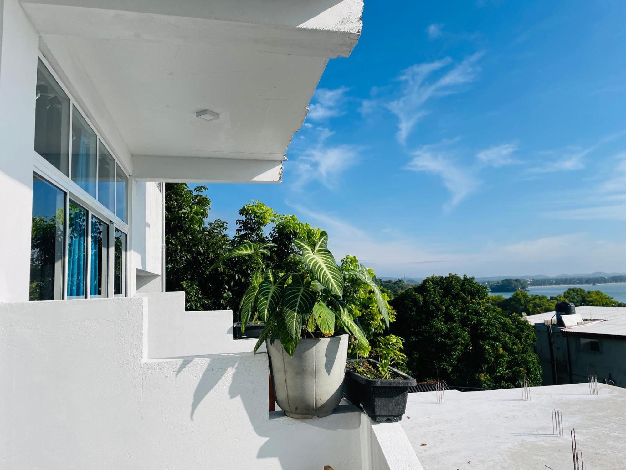 Regal Heights Hotel Weligama Bagian luar foto