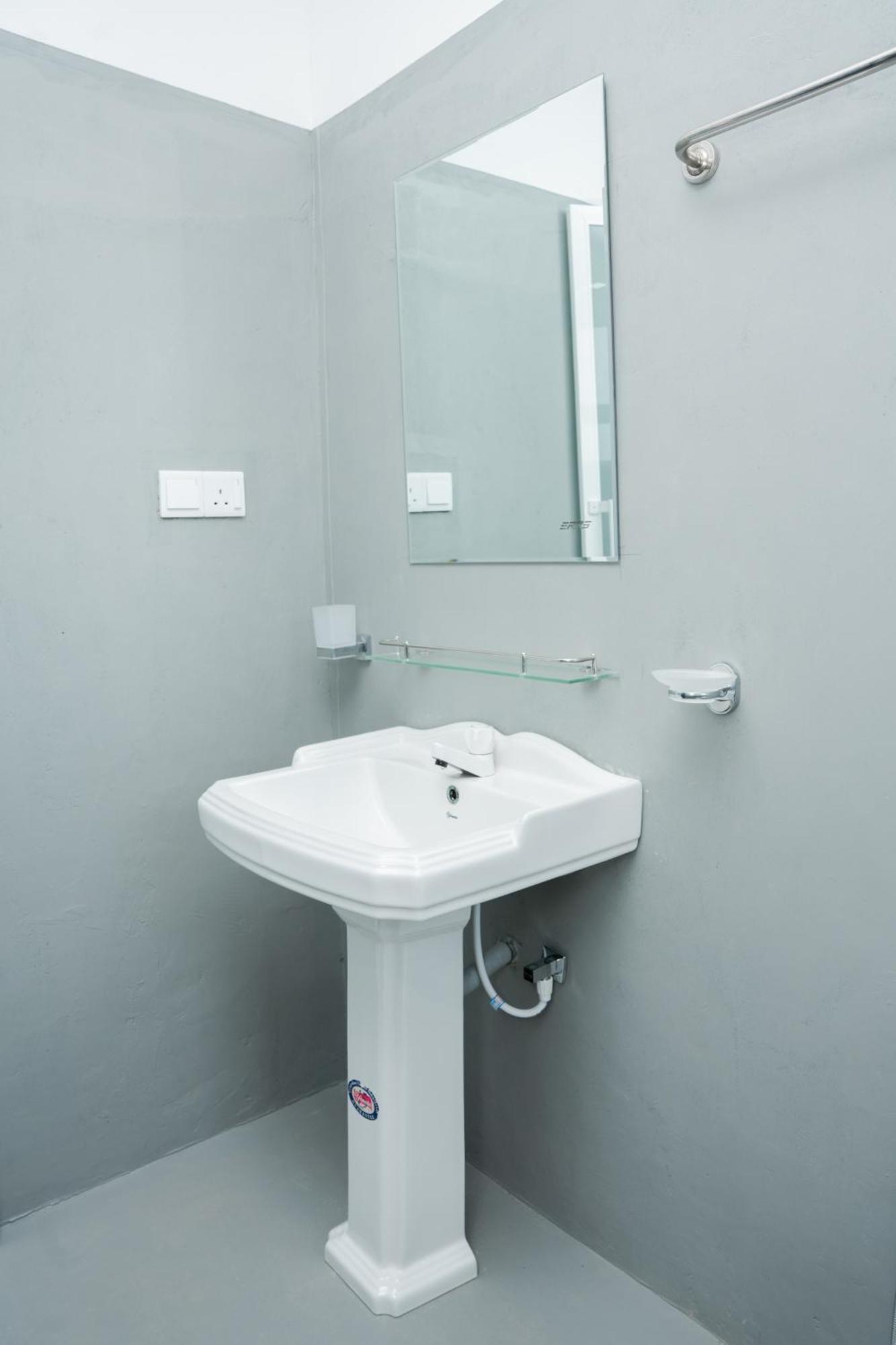 Regal Heights Hotel Weligama Bagian luar foto