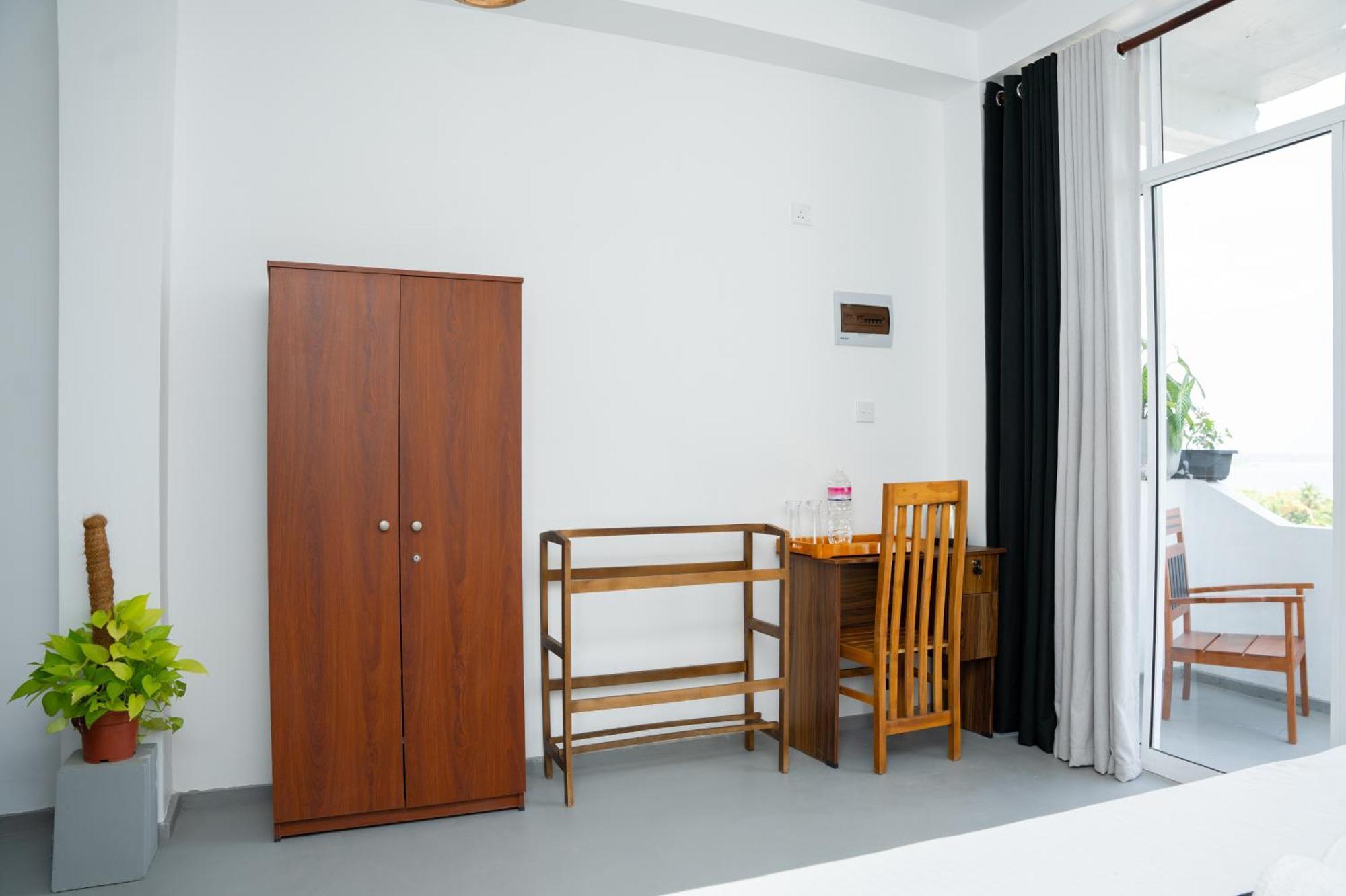 Regal Heights Hotel Weligama Bagian luar foto