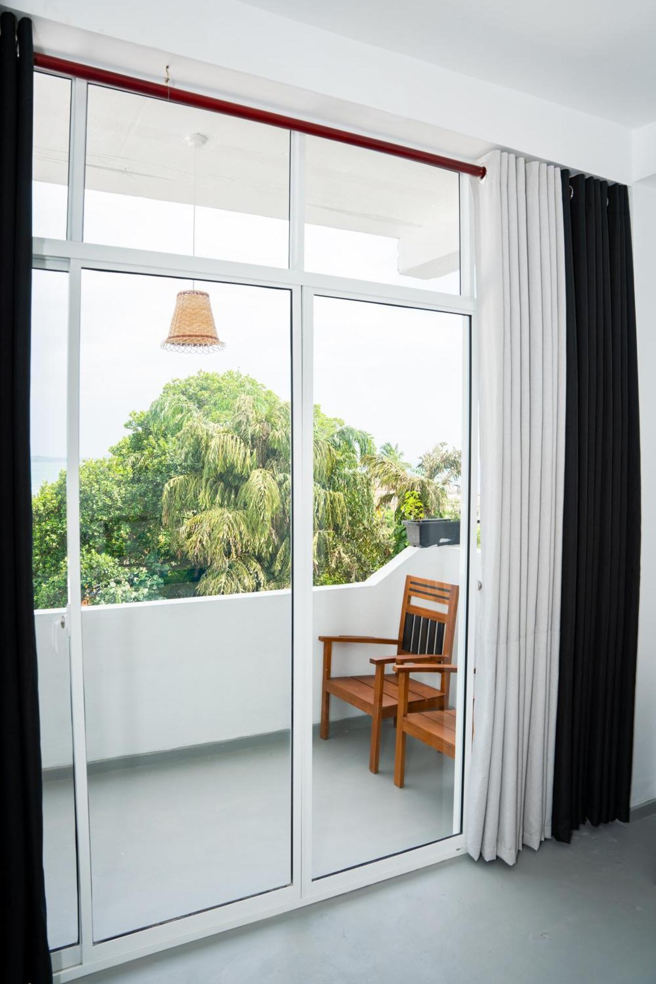 Regal Heights Hotel Weligama Bagian luar foto