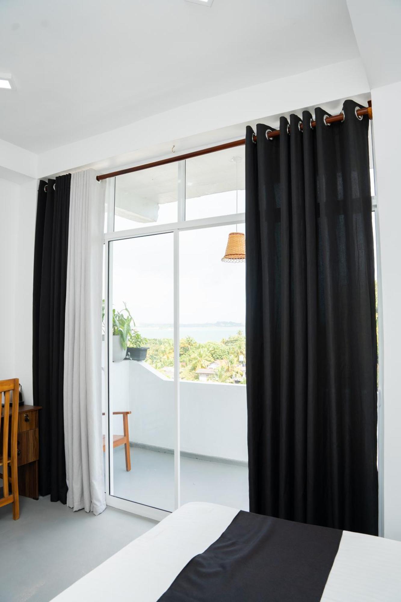 Regal Heights Hotel Weligama Bagian luar foto