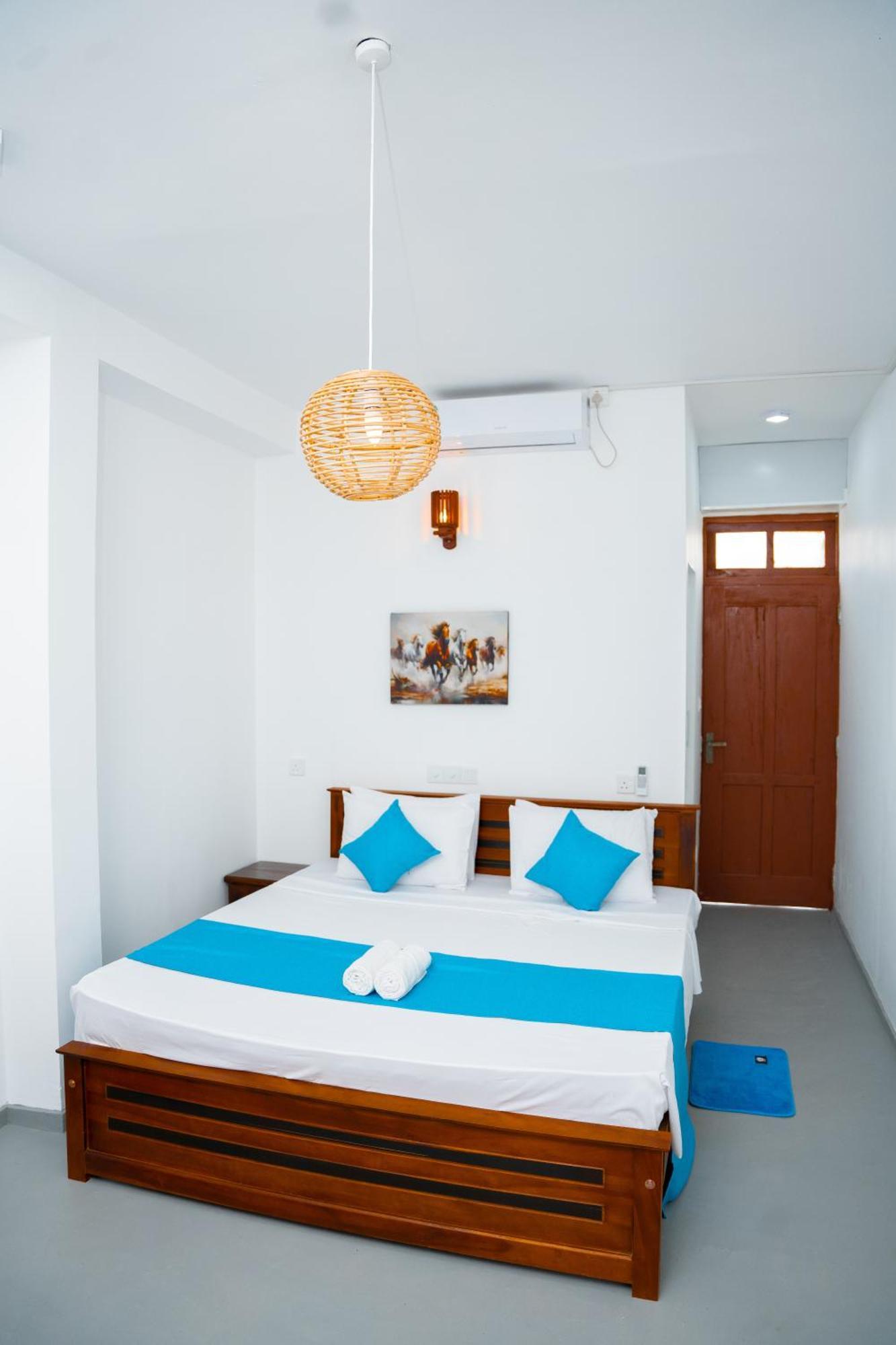 Regal Heights Hotel Weligama Bagian luar foto