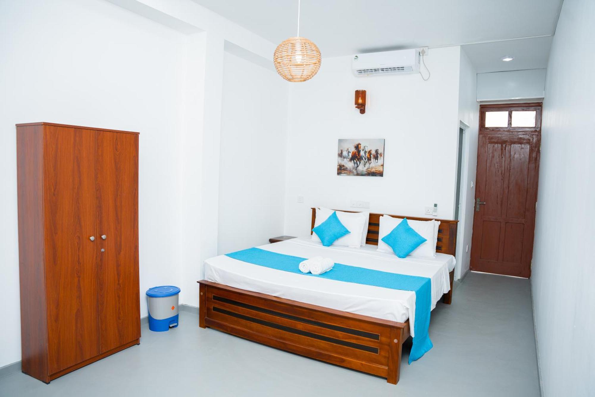 Regal Heights Hotel Weligama Bagian luar foto