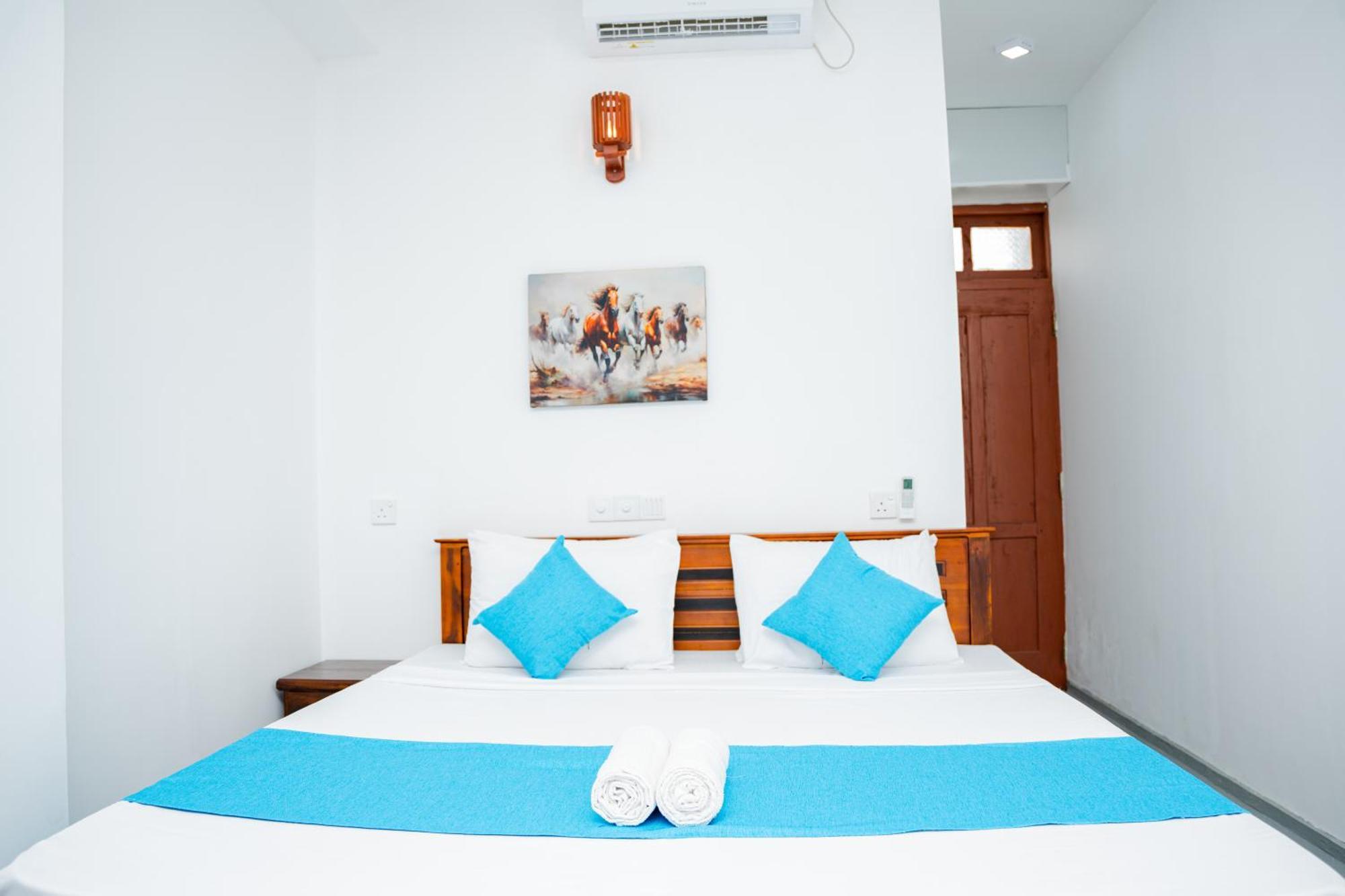 Regal Heights Hotel Weligama Bagian luar foto