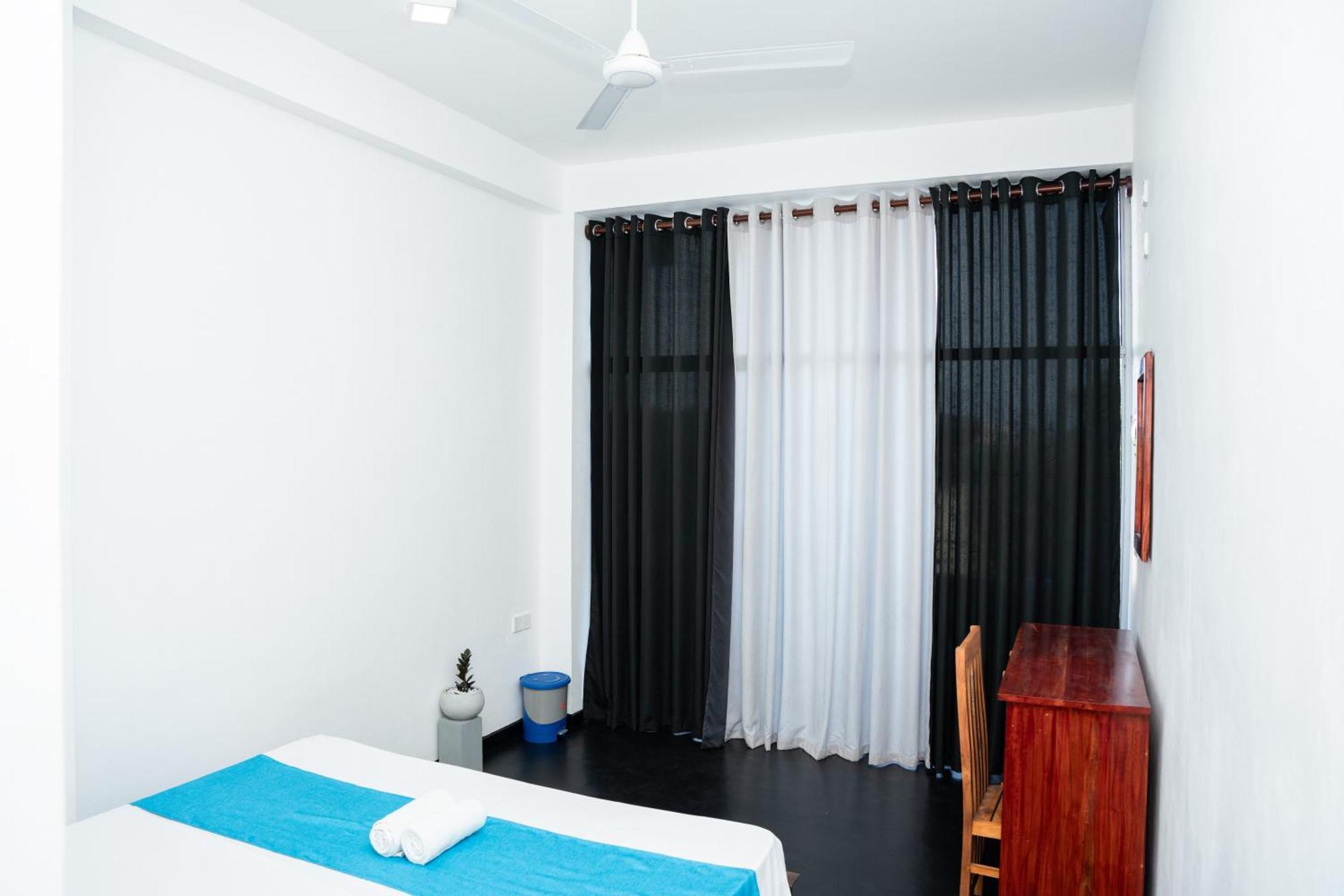Regal Heights Hotel Weligama Bagian luar foto